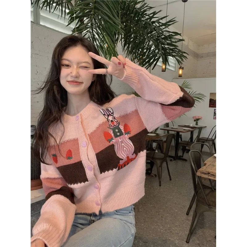 Розовый свитер женский дизайн чувственная ниша осень/зима 2023 консервативный