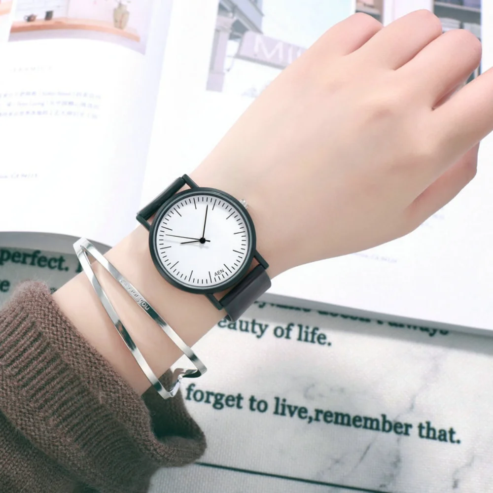 Explosive Female Student Korean Version Simple Trend Sports Leisure Atmosphere Retro College Style Couple Watch