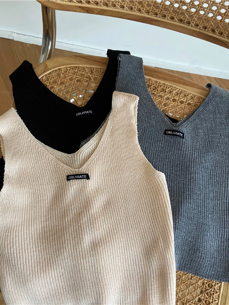 

Однотонный элегантный укороченный топ, женские летние трикотажные майки 2022, уличные хлопковые однотонные топы с V-образным вырезом для женщ...