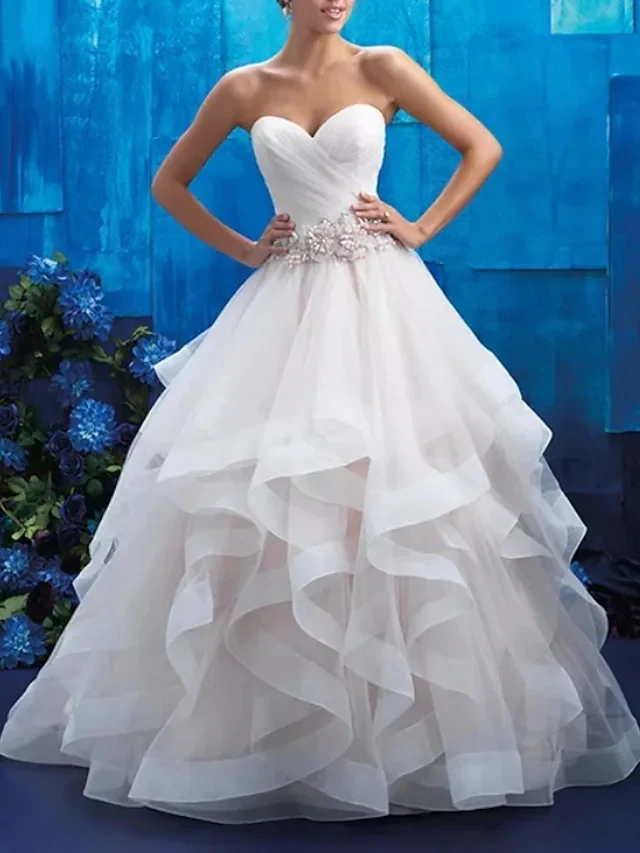 

Long Ball Gown Wedding Dresses Strapless Sweep / Brush Train Tulle Polyester Sleeveless Bridal Gowns Plus Size with Beading