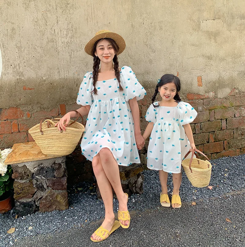 

Brand Parent-child Dress Korean Girl Mother and Daughter Three-dimensional Flower High-end Puff Sleeve Skirt Dresses 4-6y
