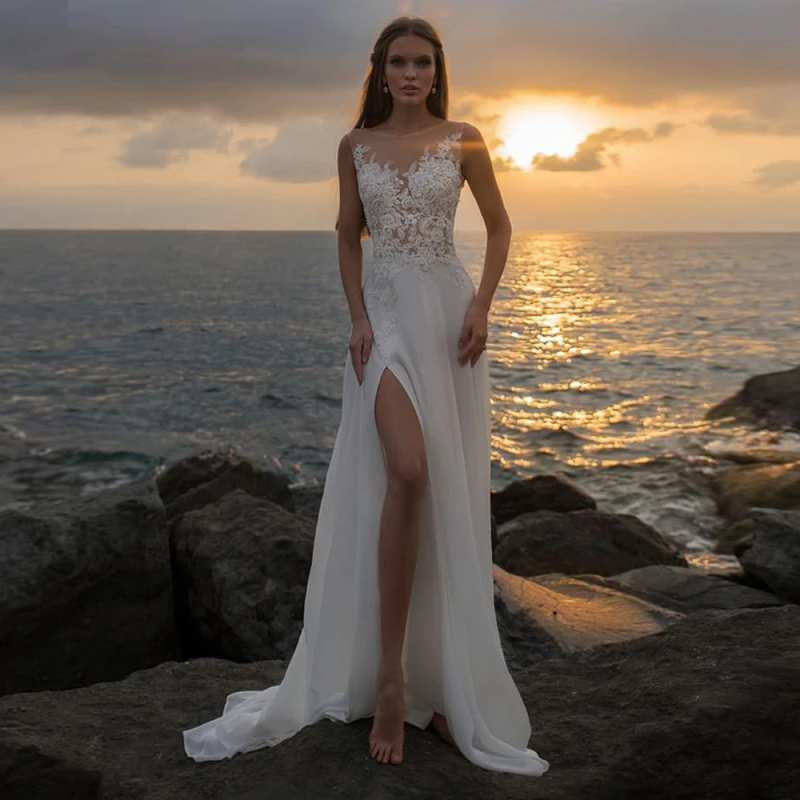 

2022 Boho V-Neck Sleeveless Lace Appliques Cut-Out A-Line Wedding Dress For Bride High Split Button Decoration Beach Bridal Gown