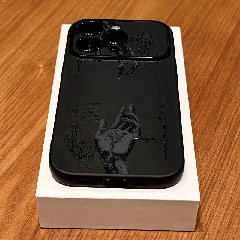 Фото Защитный матовый чехол для iPhone 17, 16, 15 Pro Max, 14, 13, 12, 11 из мягкого силикона TPU с готическим узором в виде колючек для защиты камеры №5