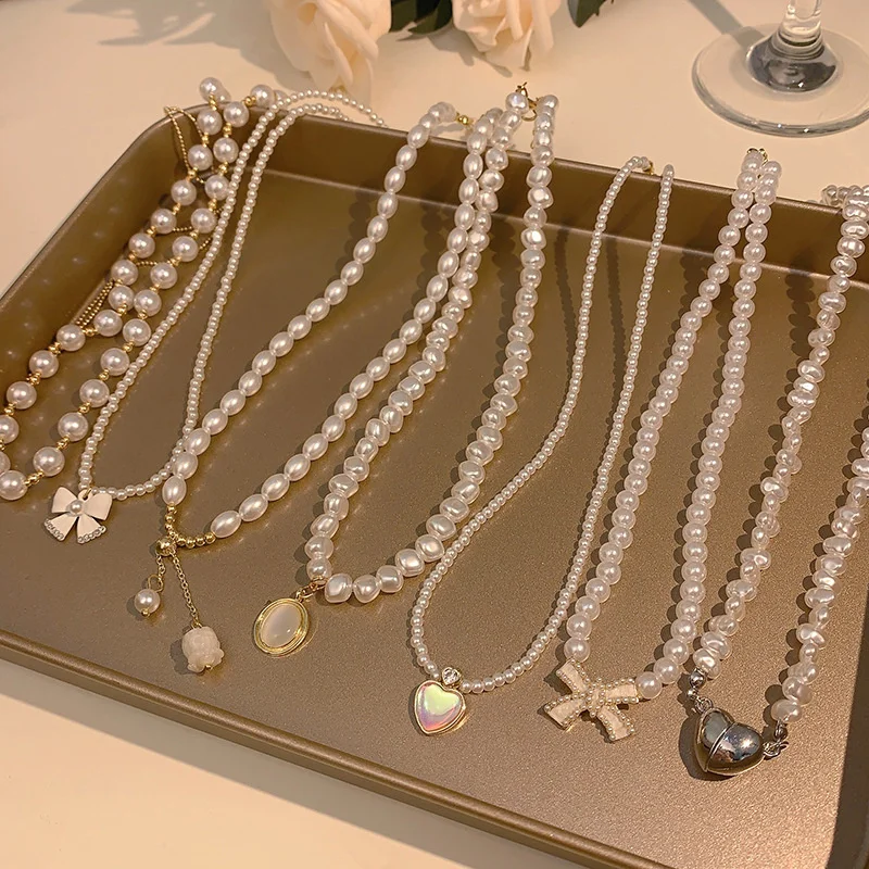 

2023 new Baroque pearl necklace for women light and extravagant versatile love beads collarbone chain temperament pendant