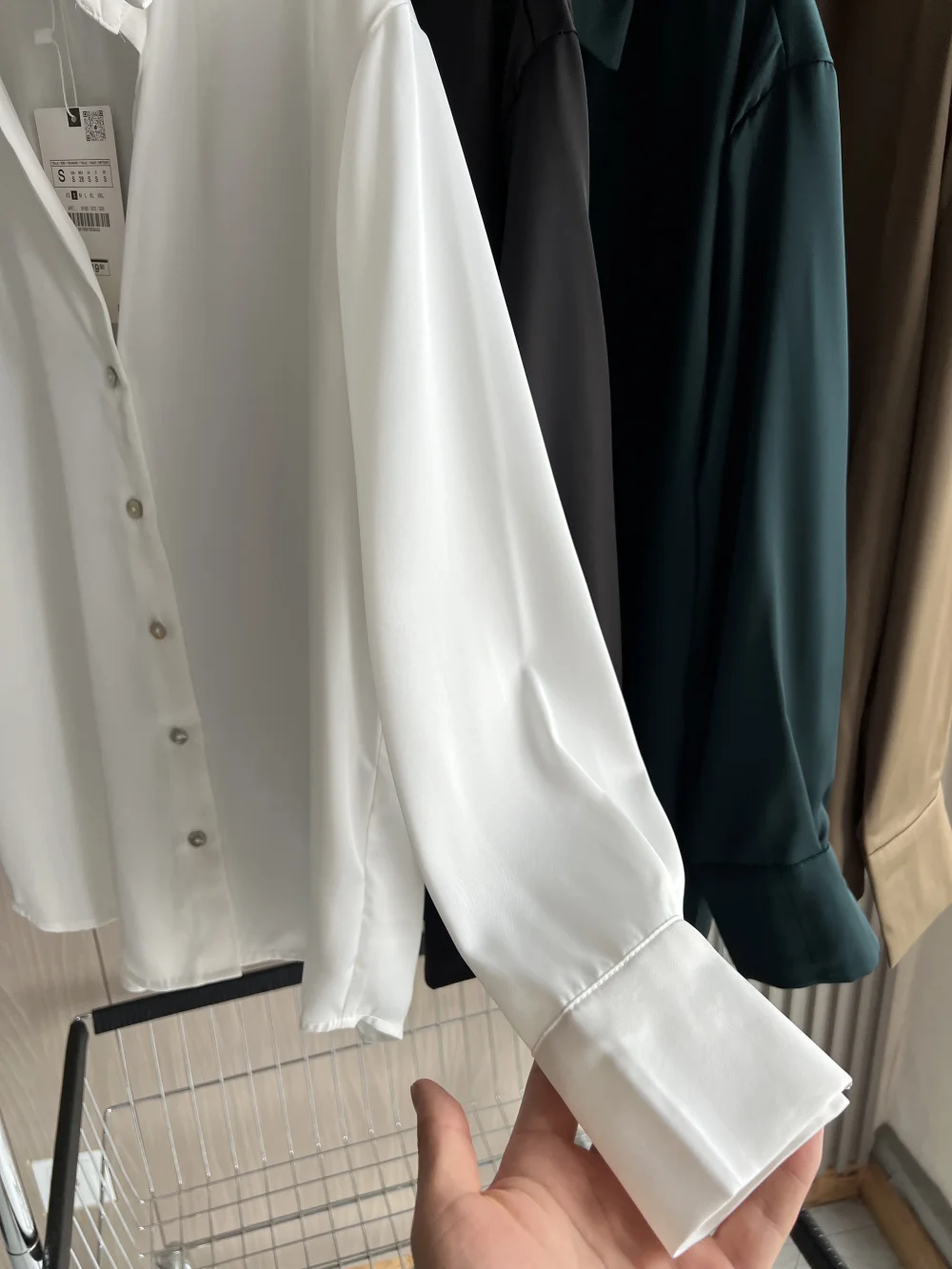 Рубашка Женская атласная с V-образным вырезом и длинным рукавом