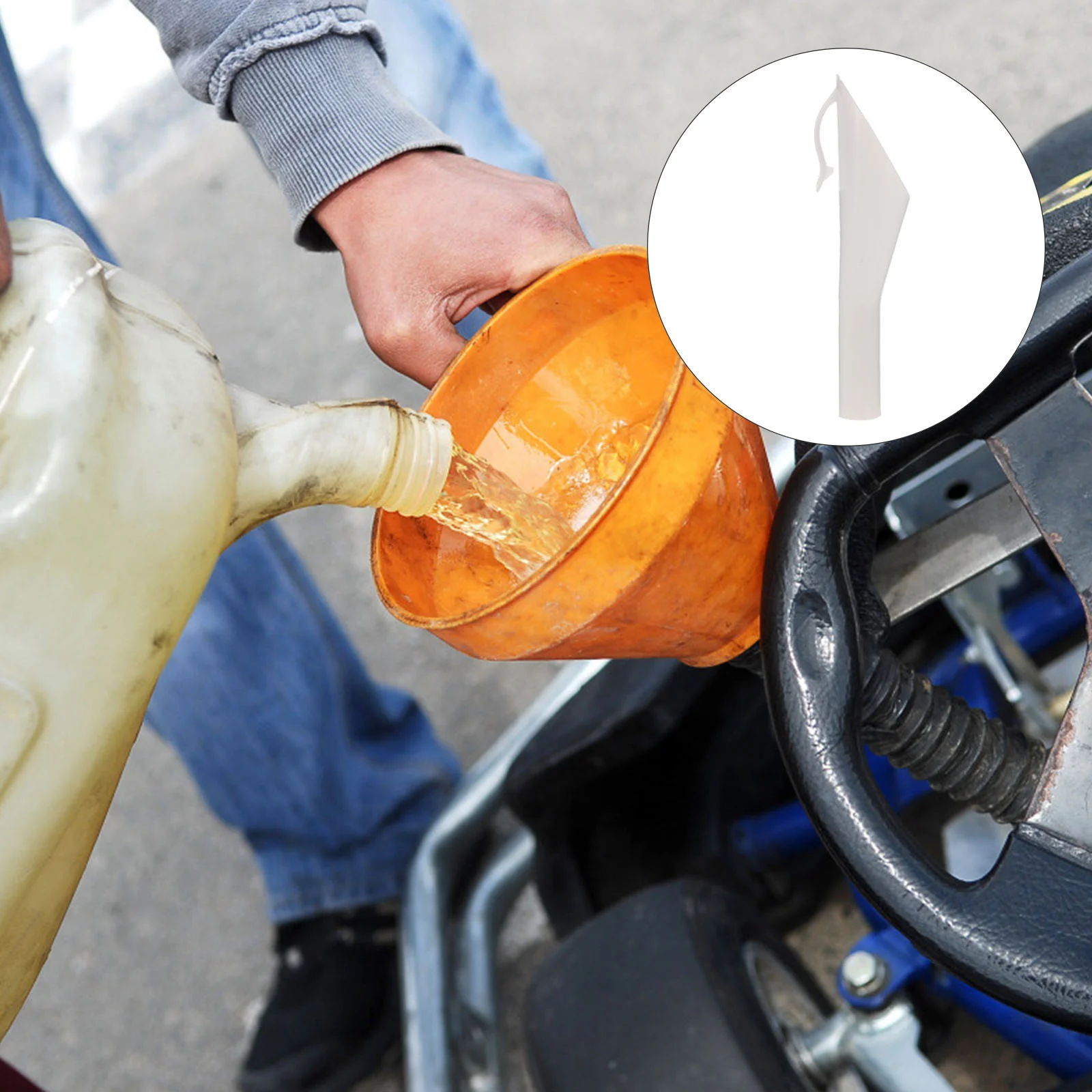 

1 Set Practical Car Refueling Funnel Convenient Automobile Filling Funnel