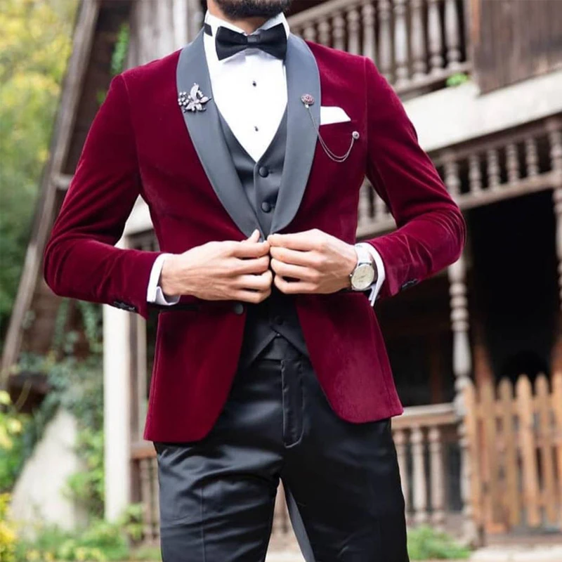 

New Burgundy Velvet Prom Men Suits 3 Piece Dinner Blazer Vest with Black Pants Elegant Shawl Lapel Wedding Tuxedo for Groom 2022