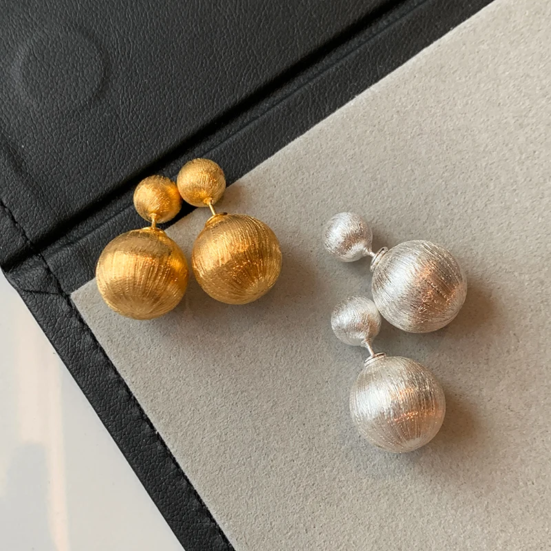 

golden double ball brushed earrings women's niche design metal stylish classic stud earrings 2023 new trendy piercing