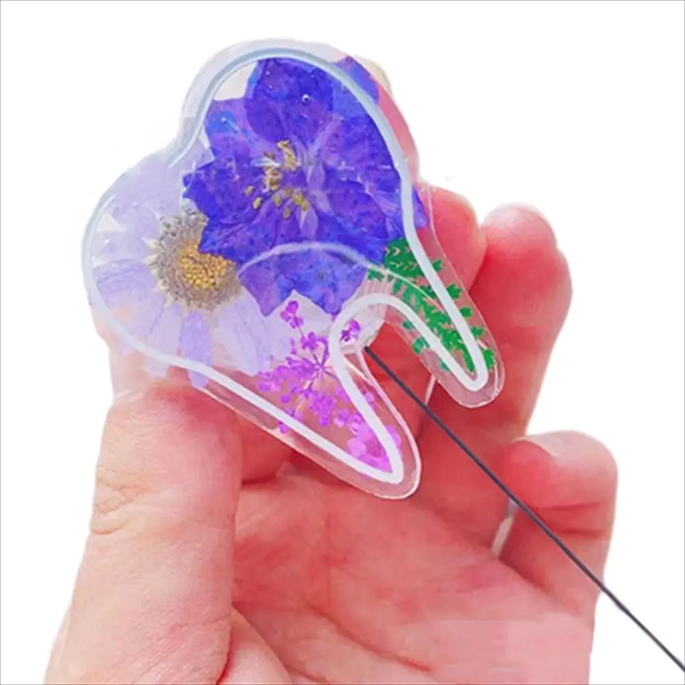 

Dried Flower Flower Badge Reel Drops Of Glue True Flowers ID Card Clips Tooth Heart Shape Alligator Clip