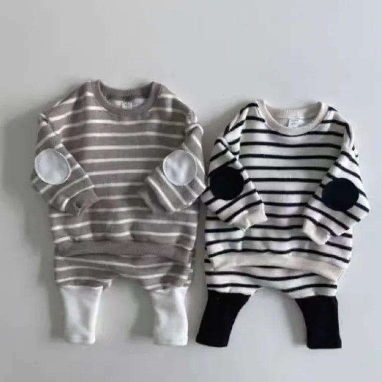 Модные Полосатые утепленные плюшевые комплекты для малышей 2024 корейский стиль