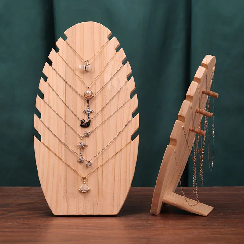 Деревянная витрина для ювелирных изделий в форме пламени