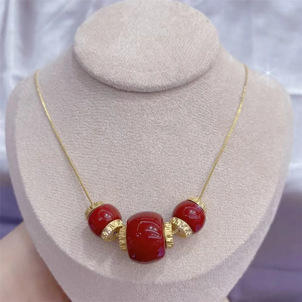 

Женское ожерелье с подвеской из натуральных камней