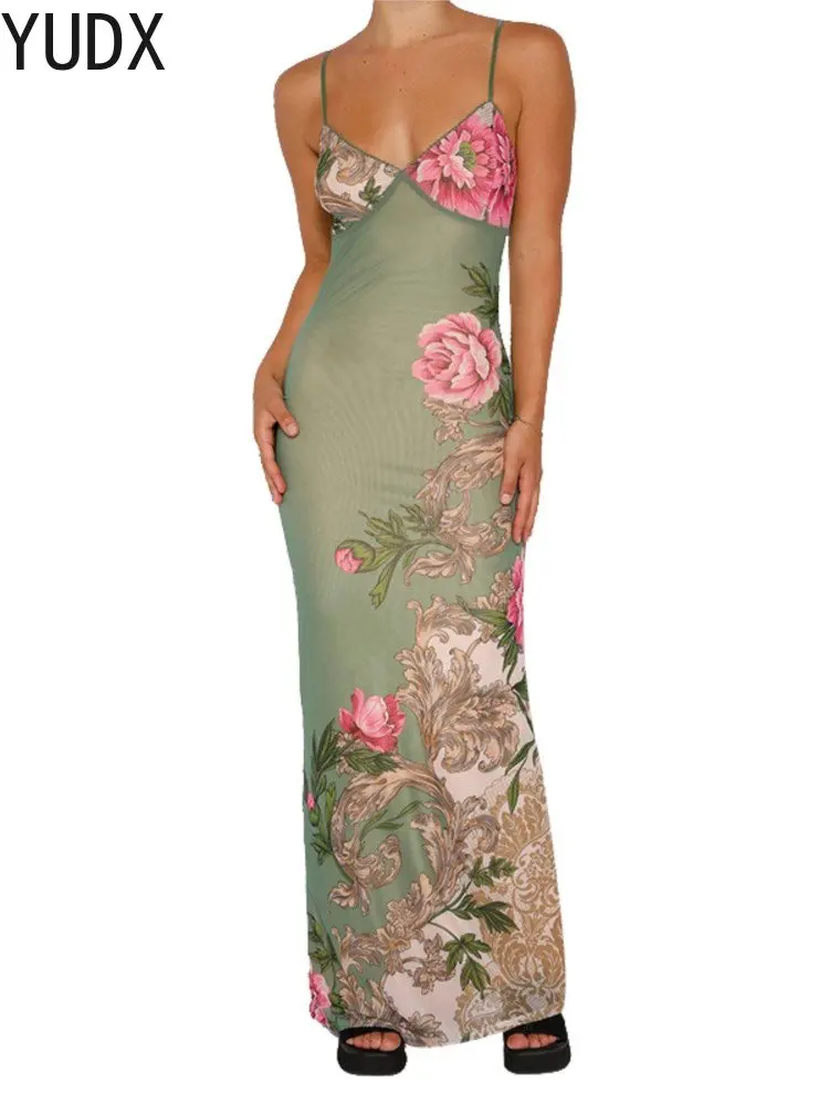 Рисунок 6 - Женское платье на бретелях с V-образным вырезом