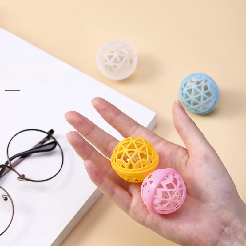 

Reusable Backpack Clean Ball Keep Bag Clean Inner Sticky Ball Inside Picks Up Dust Dirt Crumbs in Purse Bag Cleaning accessories