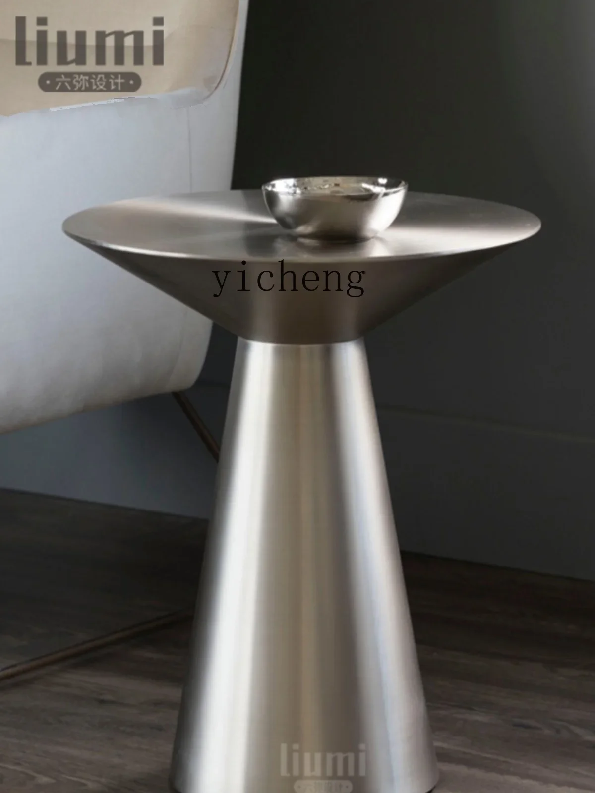 Маленький кофейный столик XL Nordic modern из нержавеющей стали с титановым покрытием