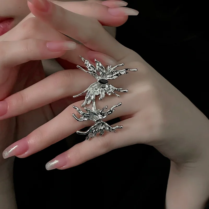 

Temperament Punk Style Metal Ring For Men Women Silver Butterfly Wedding Jewelry GiftModeling Hiphop Metal Silver Insect Ring