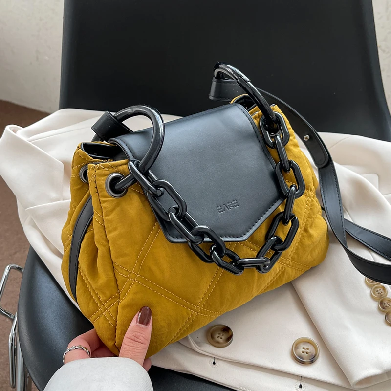 

Chain Decor Quilted Embossed Women's Bucket Bag 2022 Spring Nylon Shoulder Bag Woman Flap Crossbody Bags for Women