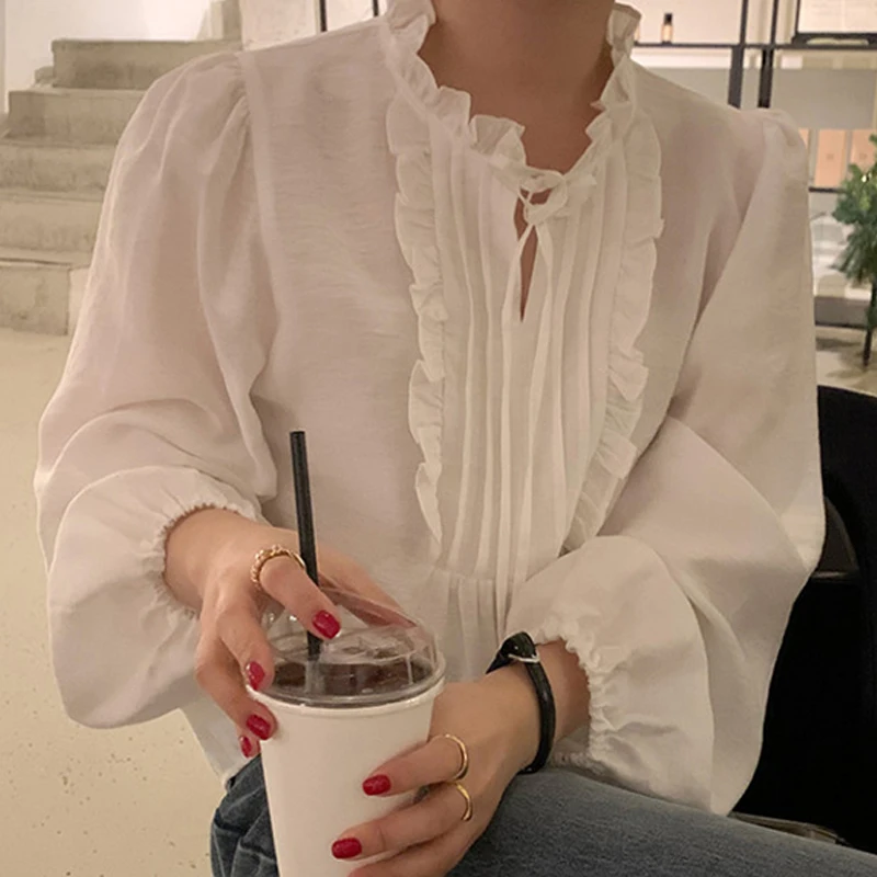 

Блузка Korobov Женская кружевная с круглым вырезом и длинным рукавом