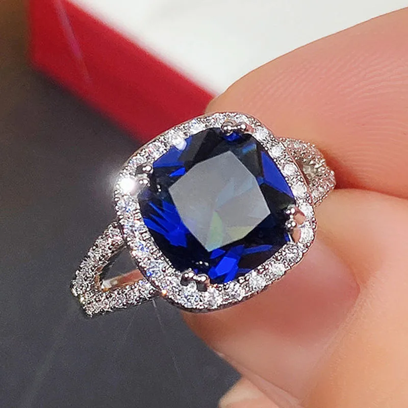 

Huitan Temperament Elegant Blue Cubic Zirconia Wedding Ring for Women Bling Bling Newly-designed Lady Ring Party Fashion Jewelry