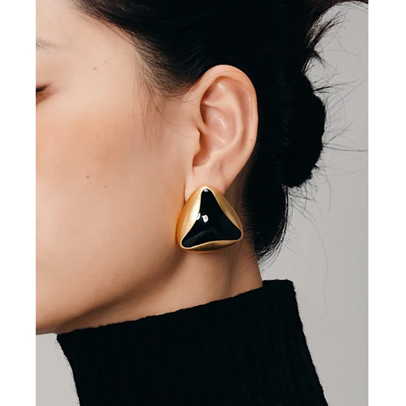Vintage Female Temperament Fashion Black Gold Studs Personality Everything Matching Palace Style Niche Design Earrings For Women