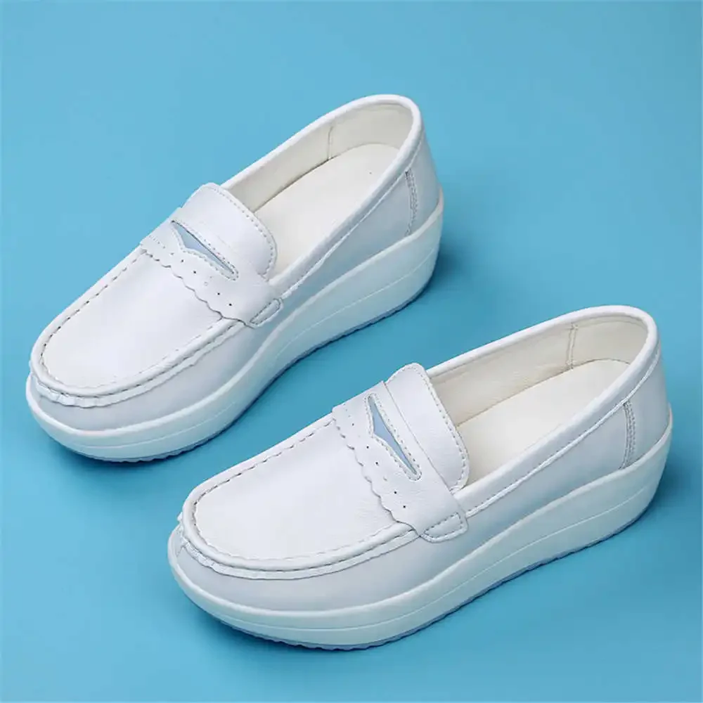 Кроссовки-мокасины на толстом каблуке золотые ботинки с вулканизированной