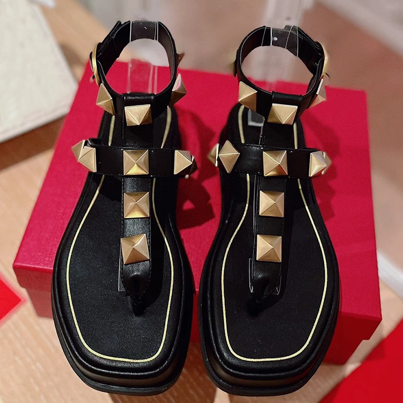 

French2022 summer Flip Flop Sandals diamond logo cowhide sole comfortable anti slip design, with counter box dust bag