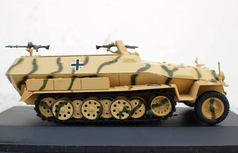 TRUMPETER 1/43 Sd.kfz.251 Курск 1943 металл