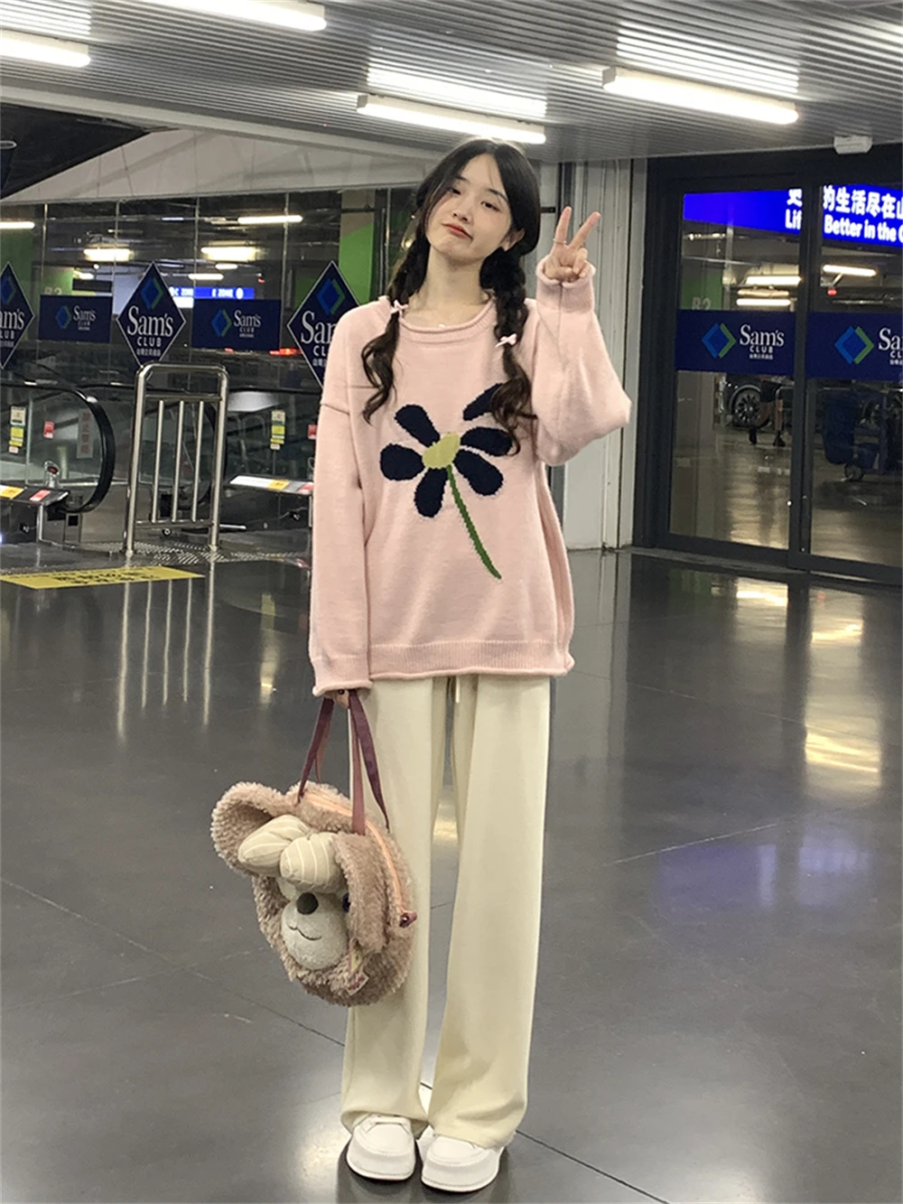 

2023 New Autumn and Winter Women's Wear Japanese Retro Style Design Feel Loose Traffic Versatile Curled Sweater