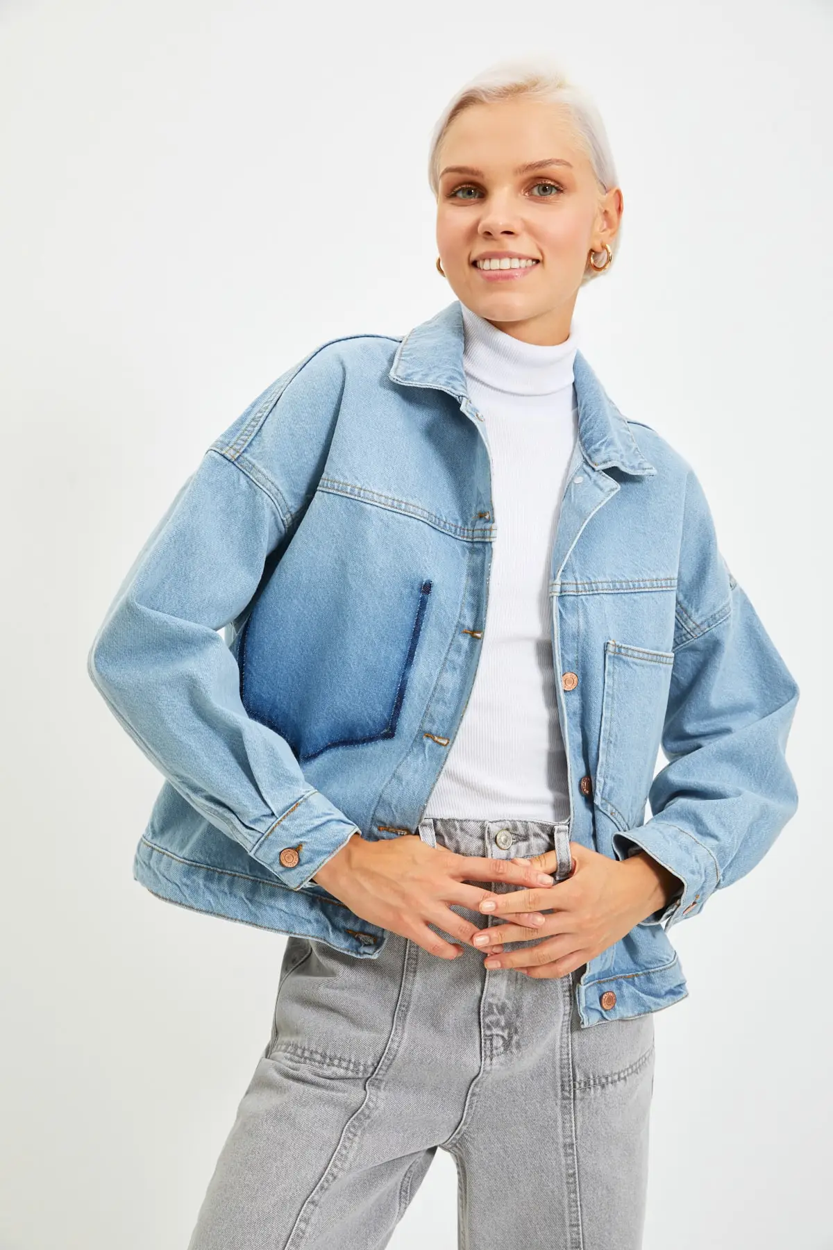 

Trendyol Pocket Detail Oversize Denim Jacket TWOAW22CE0283