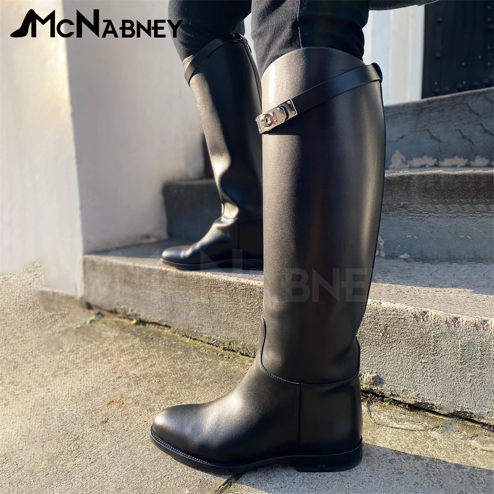 Классические дизайнерские сапоги до колена с металлическим замком и пряжкой