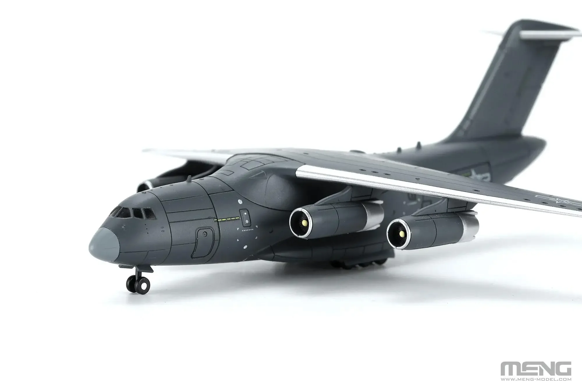 Модель самолета MENG Y-20 1/300