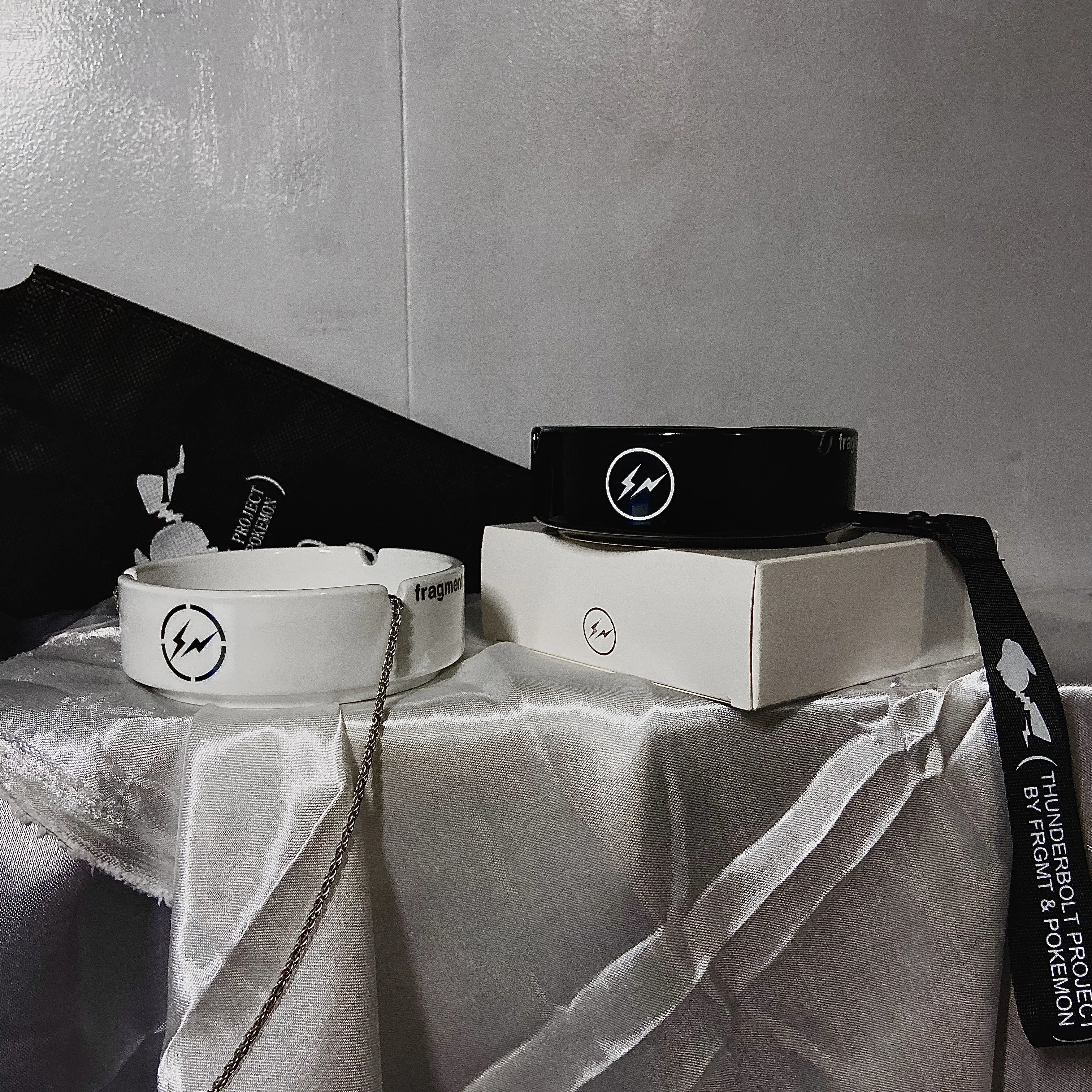 Фотолампа с керамической пепельницей в стиле ретро