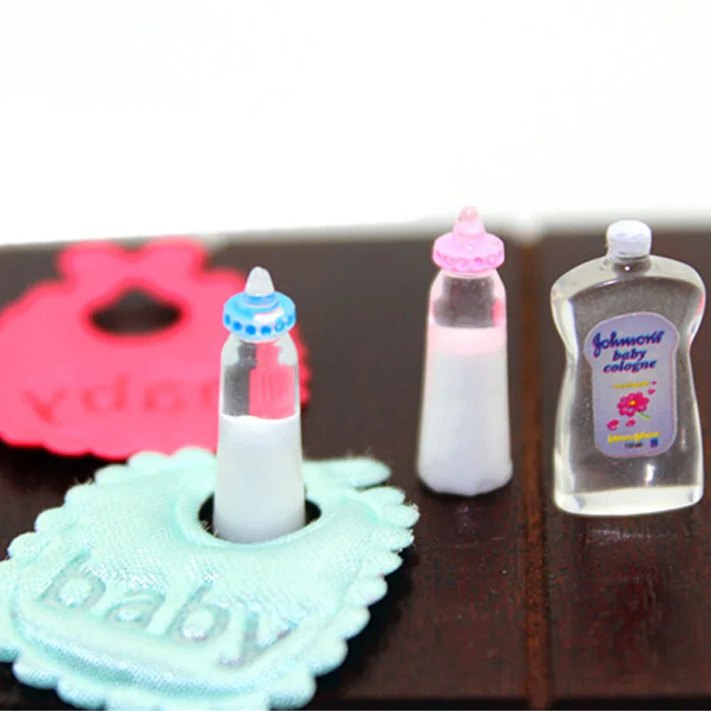 

1set 1:12 Dolls House Miniature Baby Bottles Shampoo Bibs Set Nursery Accessory Educational Parent-child Interaction Gift