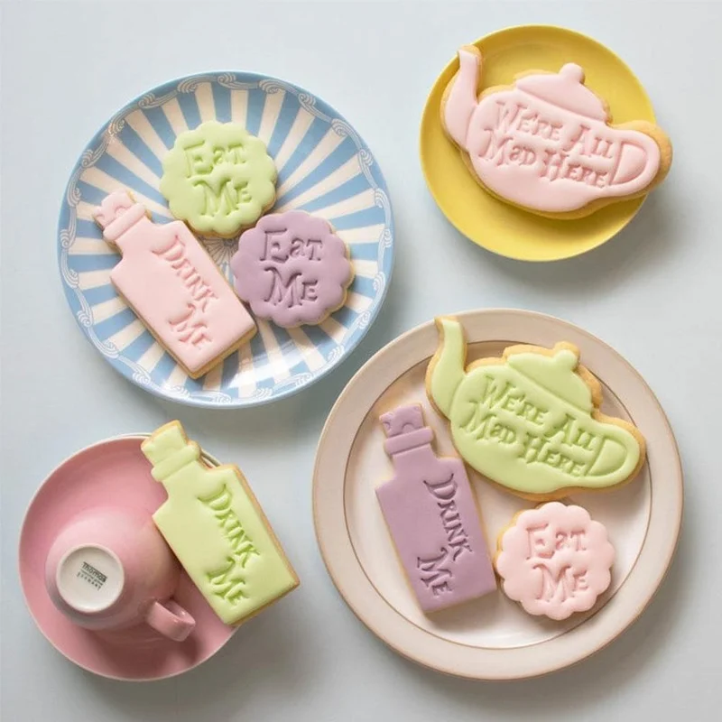 

Eat Me Cake Cutter Alice In Wonderland Crazy Teapot Drink Me Treat Dessert Quotes Mad Clay Cutter Eat Cookie Cake Tools