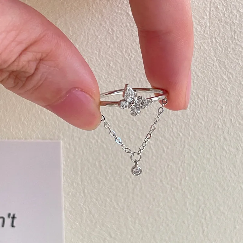 Женское регулируемое кольцо с бабочкой и кисточкой