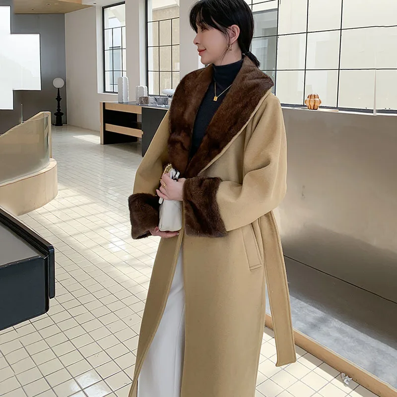 Халат женский из шерсти верблюжьей с длинным лацканом