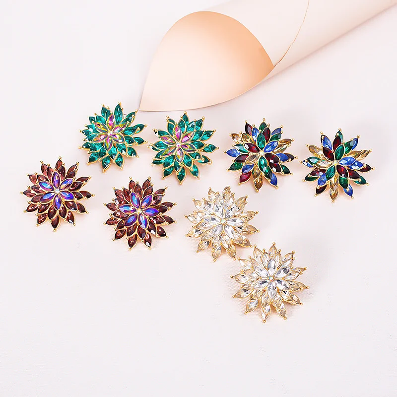 

Retro style light luxury simple versatile color diamond series alloy crystal flower high sense light luxury female Earrings