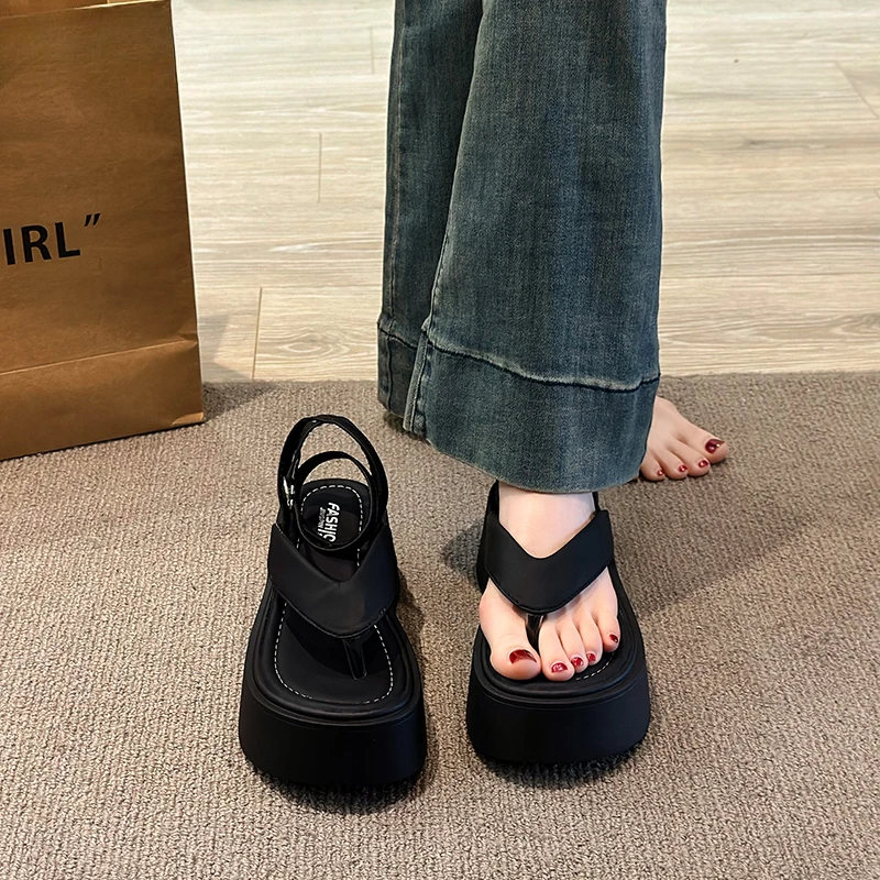 Сандалии-гладиаторы женские на плоской платформе модные уличные босоножки