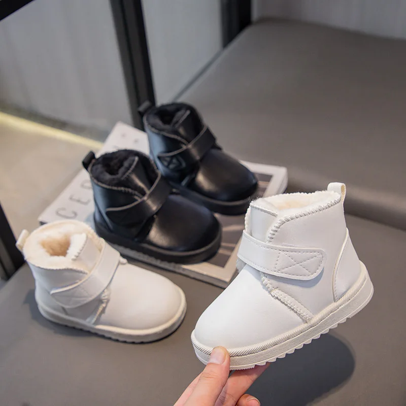 Детские зимние ботинки из искусственной кожи плюшевые утепленные короткие для