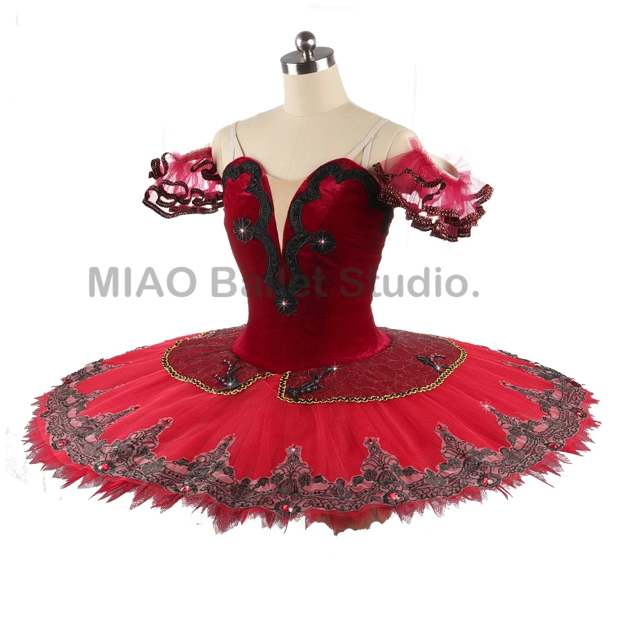 Женский костюм винного черного и темно-красного цветов 11 слоев