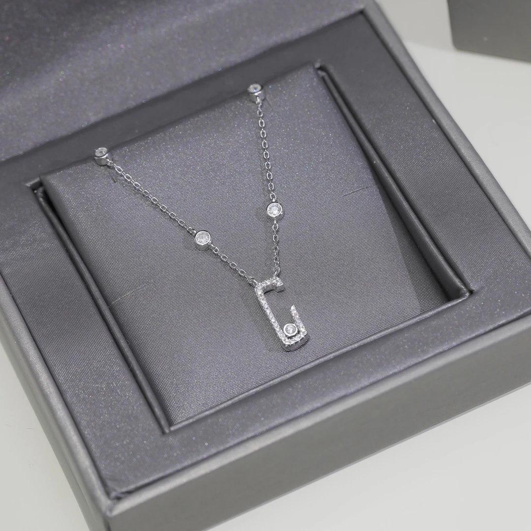 

Ожерелье женское из серебра 925 пробы с ярким камнем