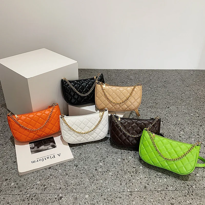 

This year's niche design texture bright diamond envelope bag women's summer 2022 versatile hand bag wrist bag women's bag