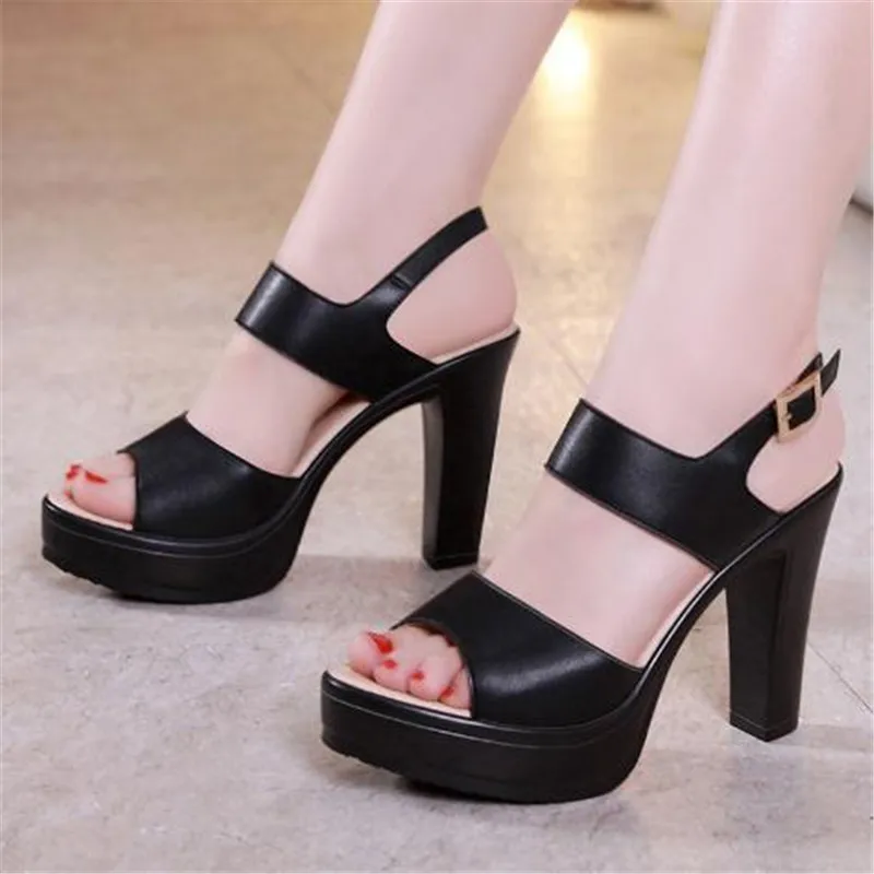 

Сандалии женские классические, босоножки на платформе и блочном каблуке, повседневная обувь с ремешком на щиколотке, цвет черный/белый, лет...