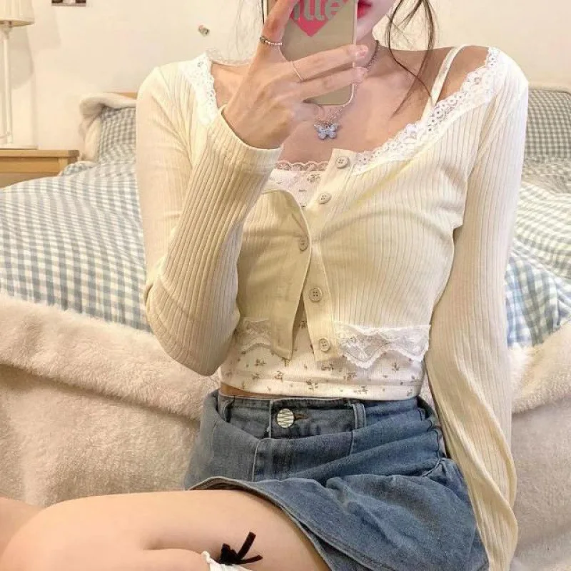 

Sets Women Fresh Chic Summer Female Two Piece Single Breasted Cardigan Sexy Girlish Crops Camisole Tender Streetwear Holiday New