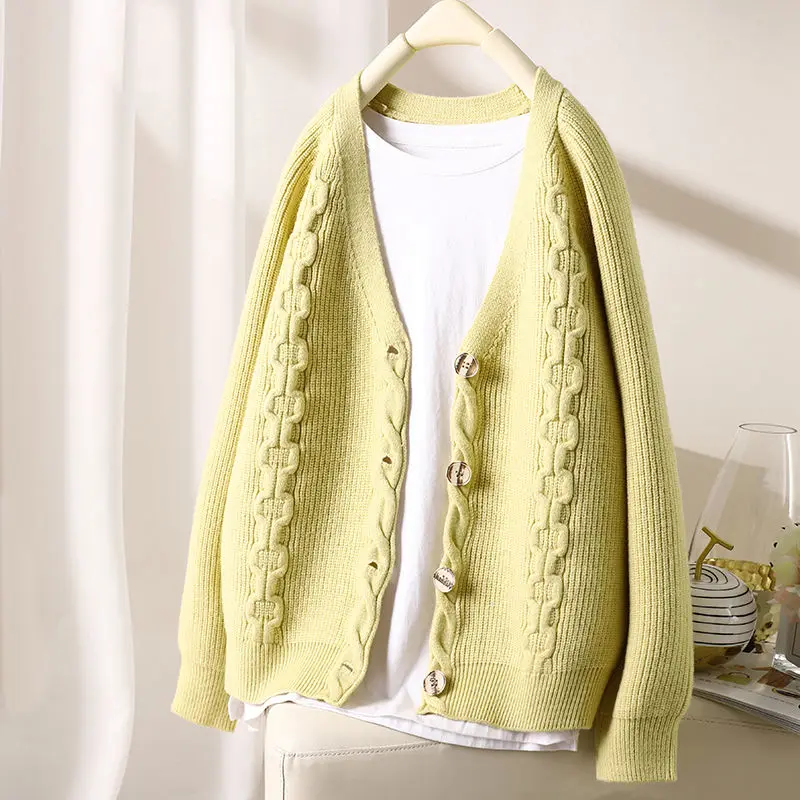 

2022 Autumn 3D Knitted Pattern Simple Solid Color Versatile Buckle Long Sleeve Knitted Cardigan Sweater