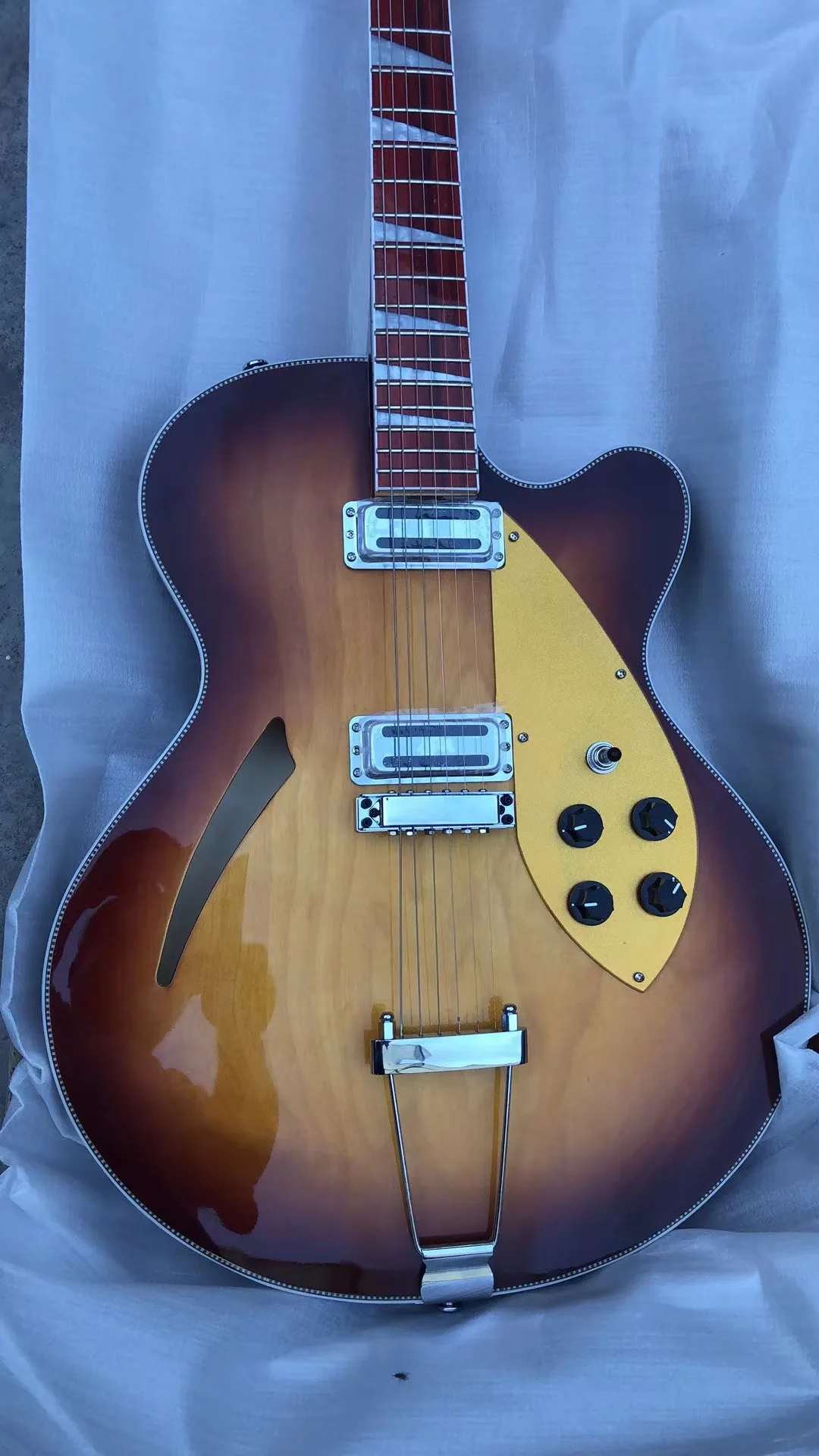 

Ome Electric Guitar Semi Hollow Body