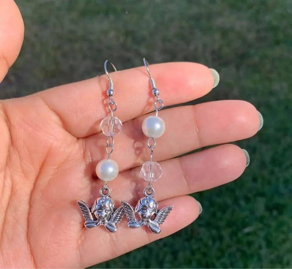 

Винтажные серьги-подвески в форме ангела с жемчугом и кристаллами для женщин и девушек, креативные милые висячие серьги ручной работы в сти...
