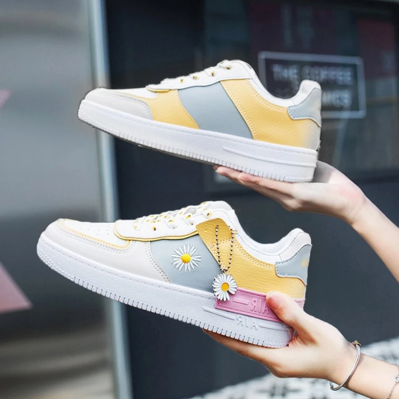 

Cozok Small Daisy Board Shoes Women's 2022 Spring New All-match Ins Super Fire White Shoes Korean Sneakers