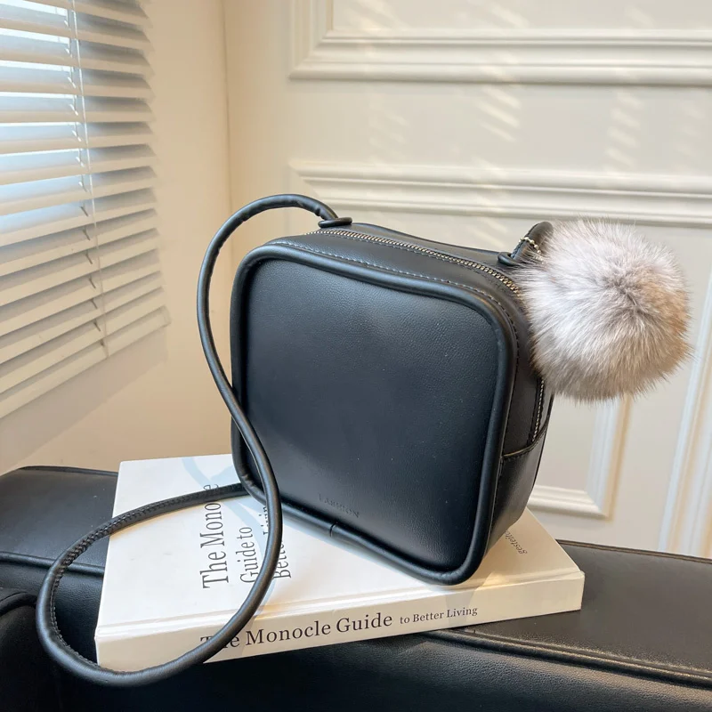 

Winter New Shoulder Bags for Women Soft Leather Pure Color Fur Ball Decorated Luxury Mini Square Bag Vintage Style Coin Purses
