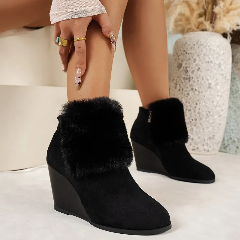 Женские ботинки на нескользящей подошве с круглым носком и молнией сбоку